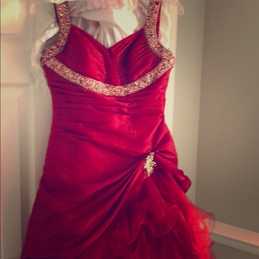 Gorgeous red gown evening dress size 4